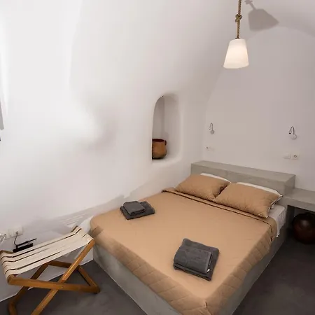 Apartment Caves 1880 Oia (Santorini)