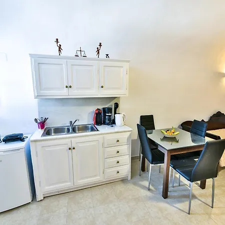 Caves 1880 Apartment Oia (Santorini)