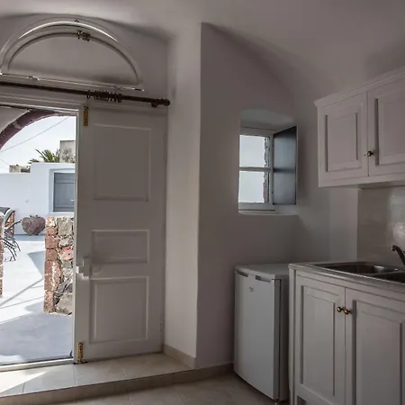 Caves 1880 Apartment *