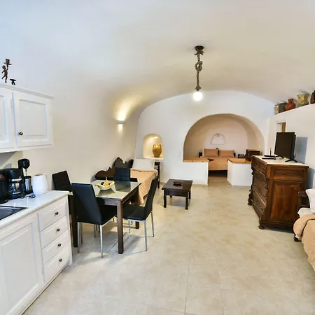 Caves 1880 Apartment