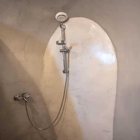 Caves 1880 Apartment *